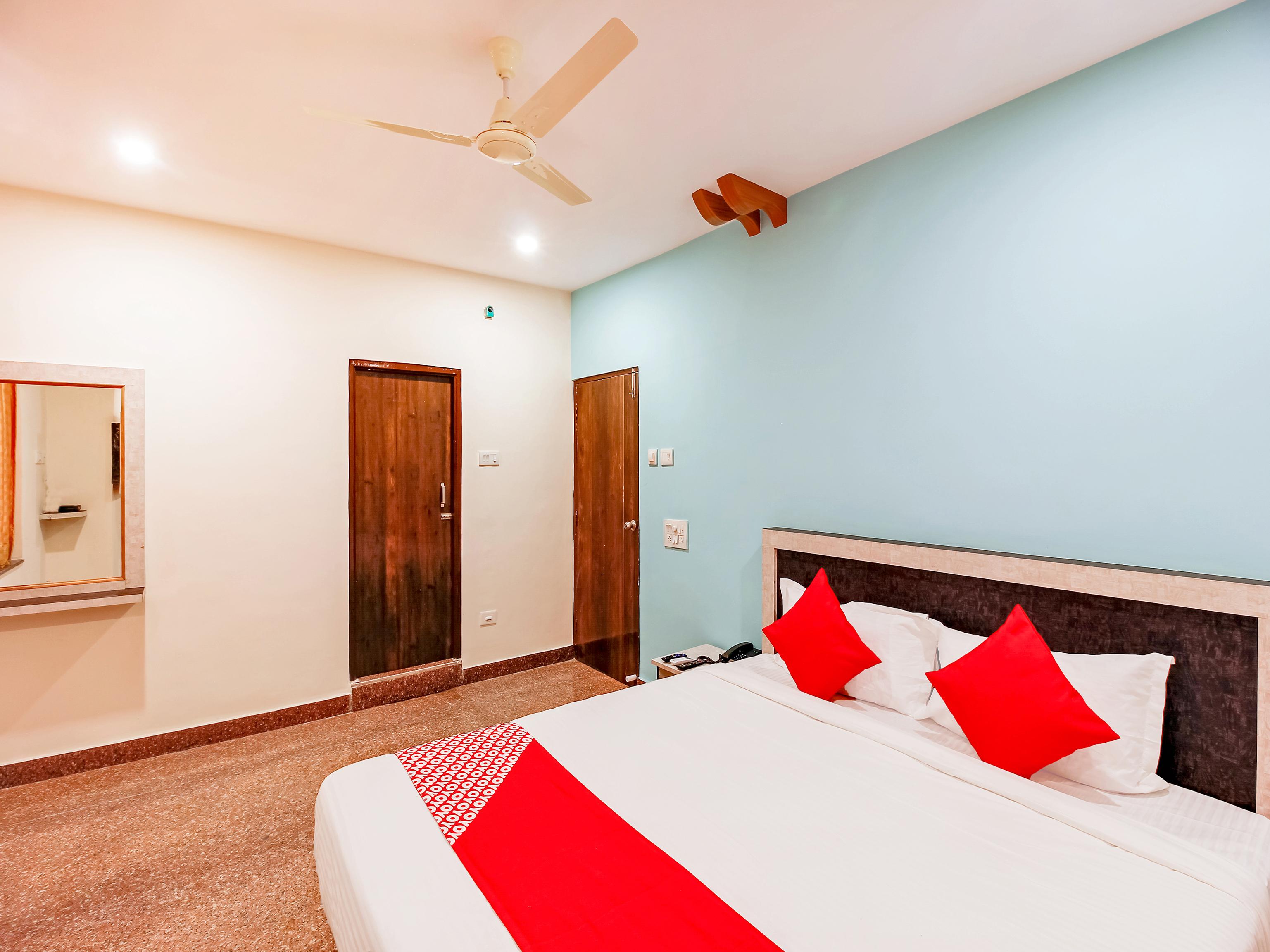 Capital O Hotel Vaishnavi Secunderabad Екстер'єр фото